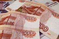 По 10 тысяч рублей
