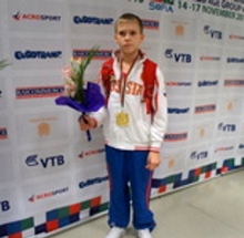 Юный челнинец завоевал золотую медаль на акробатической дорожке