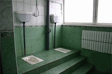  Санитарные нормы не предусматривают отдельные кабины в школьных туалетах