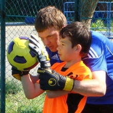 Футболисты 'КАМАЗа' пригласили мензелинских сирот в Набережные Челны на мастер-класс