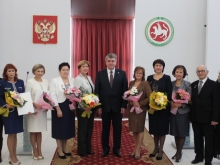 13 челнинцев получили от Наиля Магдеева государственные награды Республики Татарстан