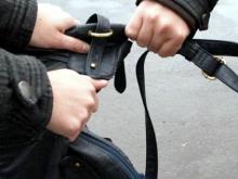 Житель Круглого Поля ограбил в Набережных Челнах женщину, чтобы купить обратный билет домой