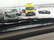 В столкновении автомобилей на автодороге Набережные Челны - Нижнекамск два человека получили перелом