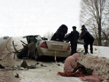 В Татарстане на загородной трассе в ДТП погиб один человек, двое в реанимации