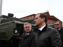 Дмитрий Медведев предложил производить шасси для военной техники на 'КАМАЗе'