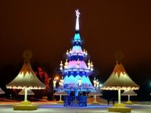 На месте стильной новогодней елки в Парке Победы появится 'Древо сказок'