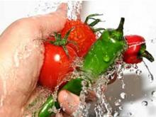 Как правильно мыть овощи, фрукты, ягоды и зелень. Это нужно делать не торопясь... 