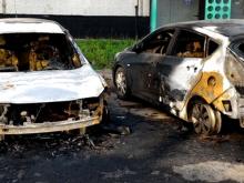 В Челнах во дворе дома 48/13 из-за поджога сгорели две иномарки