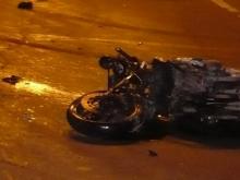 На проспекте Вахитова в столкновении с автомобилем тяжелые травмы получил мотоциклист