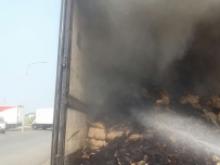 В Сидоровке обгорел грузовой фургон «Мерседес»: в нем загорелся древесный уголь