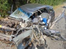 Водитель ВАЗ-2112 в Башкирии заснул за рулем, врезался в грузовик и погиб 