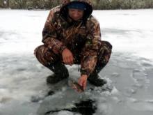 Челнинские рыбаки уже выходят на первый лед на близлежащих озерах
