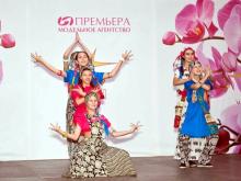 Коллекция 'Индиада' театра моды 'Арт-Каприз' стала первой на конкурсе в Уфе