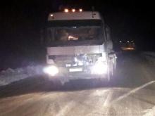 В Татарстане грузовик 'Мерседес Бенц Актрос' в темноте сбил насмерть пешехода