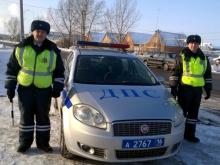 В Татарстане на дороге замерзали трое детей. Никто не остановился помочь, кроме инспекторов ГИБДД