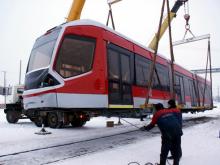 К визиту министра транспорта РФ из Москвы в Нижнекамск привезли новый российский трамвай 'Варяг'