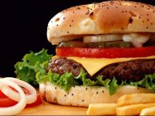 McDonald's собирается организовать доставку гамбургеров через онлайн-заказы. Сроки не называются