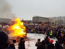 'Пьянство', 'лень', 'коррупцию', 'наркотики' челнинцы сожгли на площади вместе с чучелом зимы
