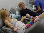 1 порция донорской крови спасает минимум 1 жизнь.