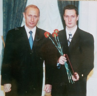 За школьные успехи его поблагодарил сам Путин