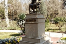 Памятник писателю и дипломату Александру Грибоедову, которого растерзали в Тегеране в 1829 году за то, что спрятал в посольстве беглых армян.