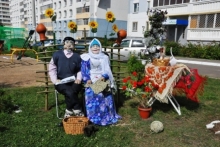 Первые композиции к фестивалю цветов появились во дворах Набережных Челнов