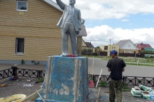 В поселке Элеваторная гора реставрируют памятник Ленину